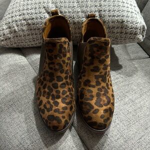 LNIB Pierre Dumas Tabby Cheetah print Booties